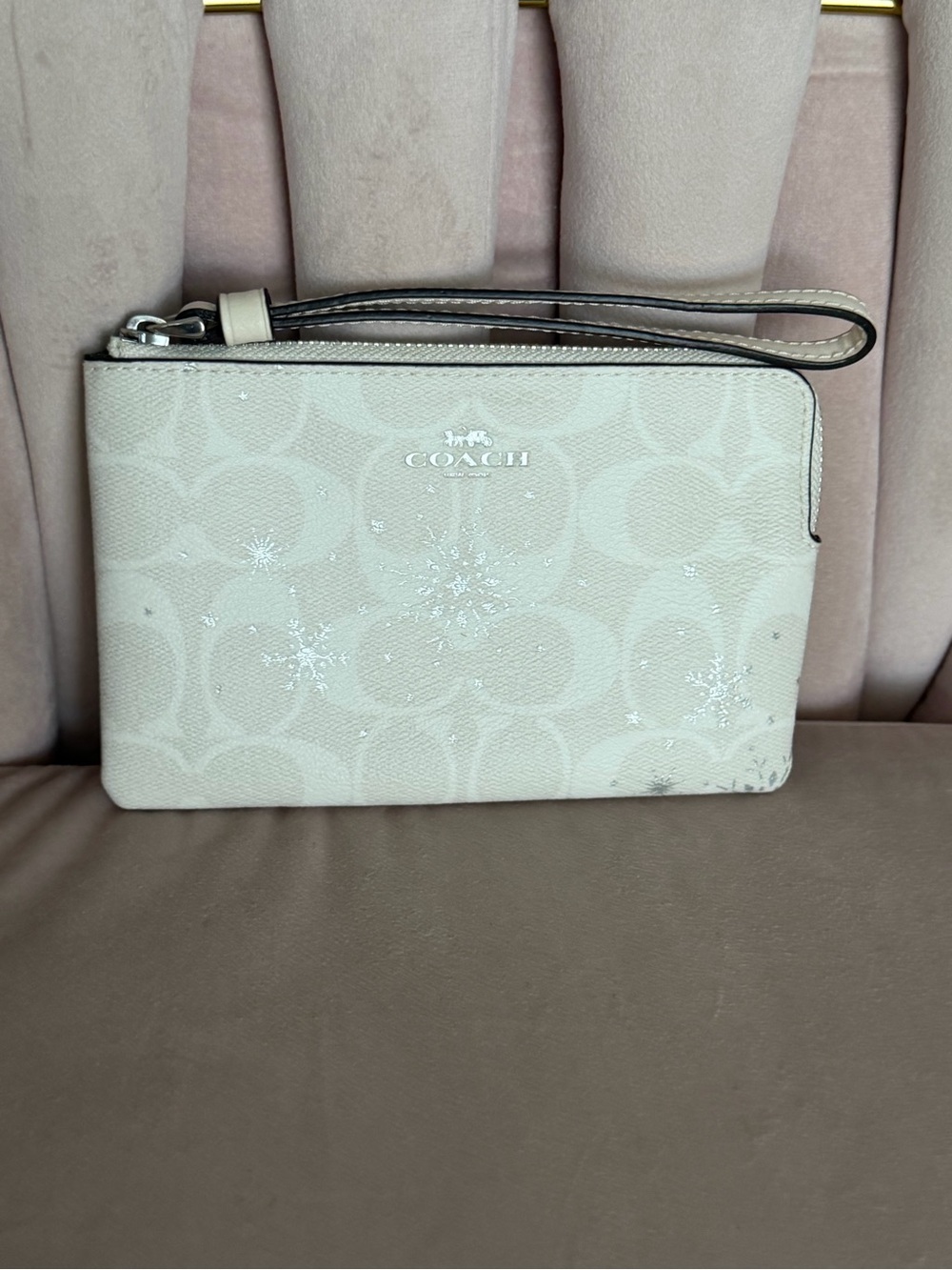 COACH C1862 Corner Zip Wristlet in Snowflake Signature❄️ - Picture 2 of 16